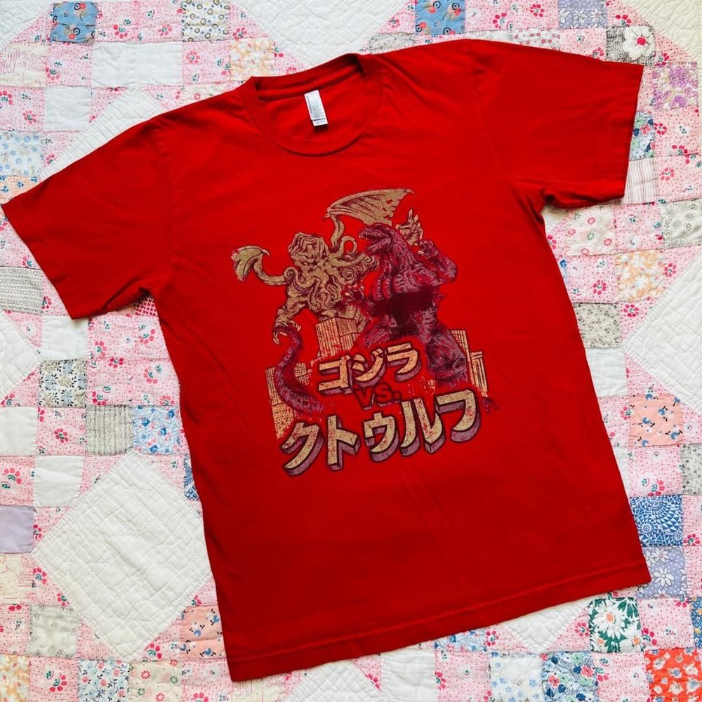 Godzilla vs Cthulhu Graphic Tee S